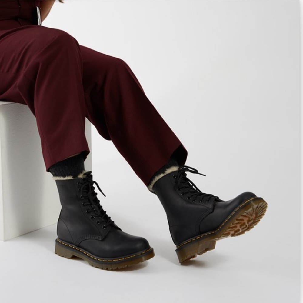 Dr. Martens | Serena Boots | Sherpa lined